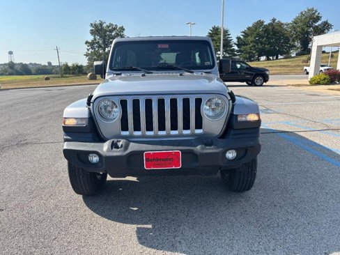 Used 2019 Jeep Wrangler Unlimited Sahara image 12
