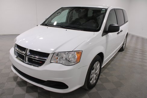 Used 2019 Dodge Grand Caravan SE w/ UConnect Hands-Free Group image 30