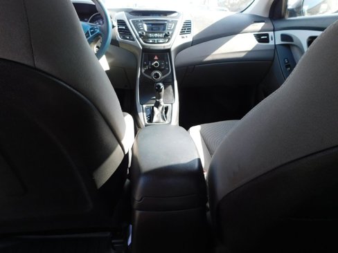 Used 2016 Hyundai Elantra SE image 34