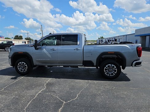 New 2025 GMC Sierra 2500 SLE image 2