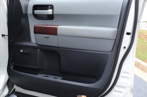 Used 2014 Toyota Sequoia Platinum image 22
