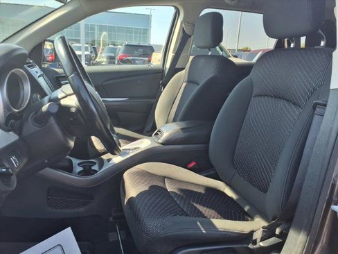 Used 2019 Dodge Journey SE image 11