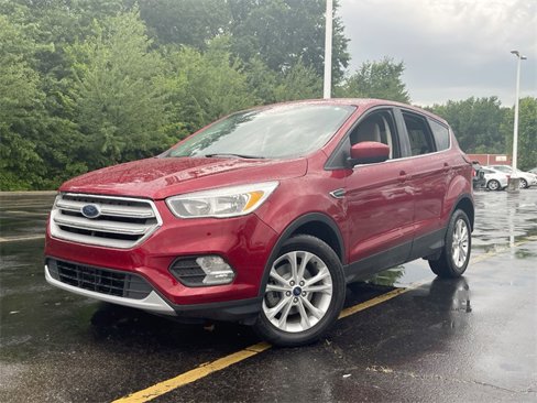 Used 2019 Ford Escape SE image 1