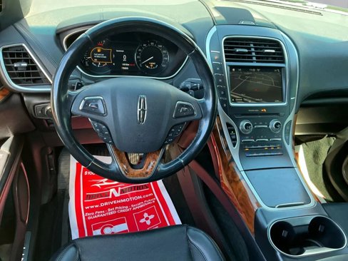 Used 2017 Lincoln MKX Reserve w/ Lincoln MKX Climate Package image 16