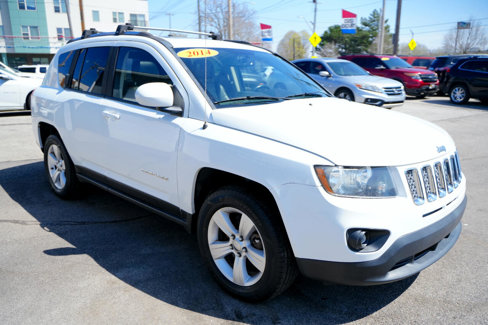 Used 2014 Jeep Compass Latitude w/ Sun/Sound Group image 4