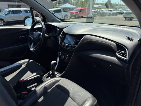 Used 2017 Chevrolet Trax LT w/ LT Convenience Package image 32