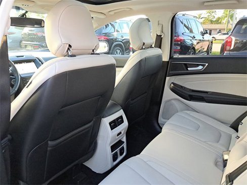 Used 2018 Ford Edge Titanium w/ Equipment Group 301A image 10