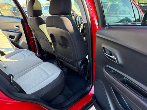 Used 2015 Chevrolet Trax LT w/ LT Sun and Sound Package image 13