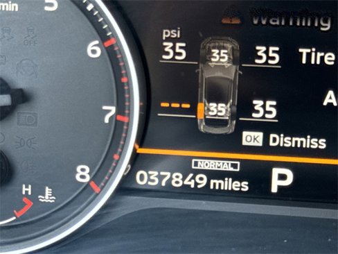 Used 2023 Mitsubishi Outlander SE image 16