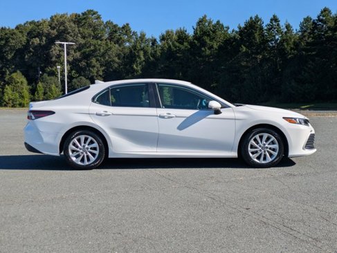 Used 2023 Toyota Camry LE image 3
