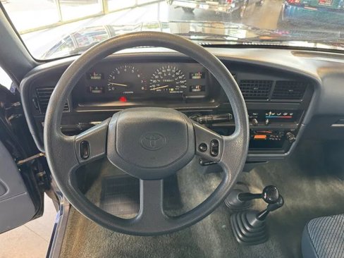 Used 1992 Toyota Pickup Deluxe image 10