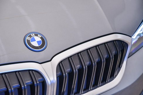 Certified 2023 BMW 330e w/ Driving Assistance Package image 7
