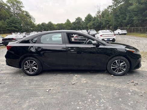 Used 2023 Kia Forte LXS w/ LXS Technology Package image 4
