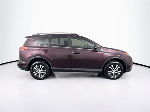 Used 2018 Toyota RAV4 LE image 6