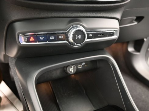 Certified 2023 Volvo XC40 Recharge Ultimate image 24