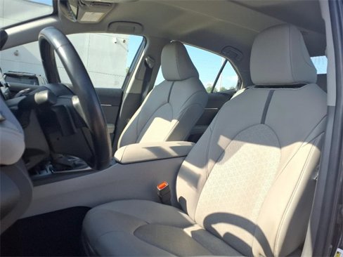 Used 2021 Toyota Camry XSE image 6