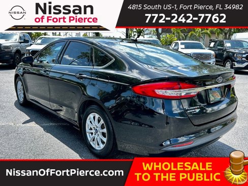 Used 2017 Ford Fusion S image 4