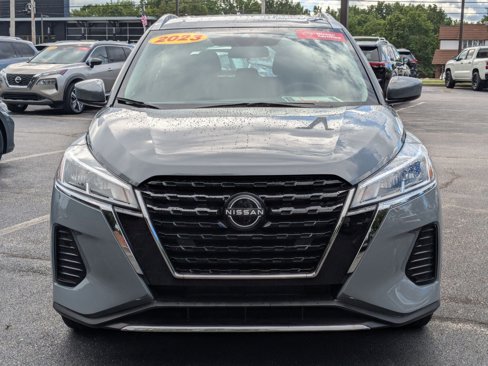 Certified 2023 Nissan Kicks SV image 2