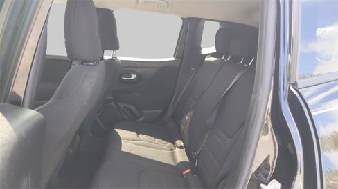 Used 2020 Jeep Renegade Latitude image 18