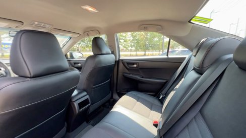 Used 2017 Toyota Camry image 37
