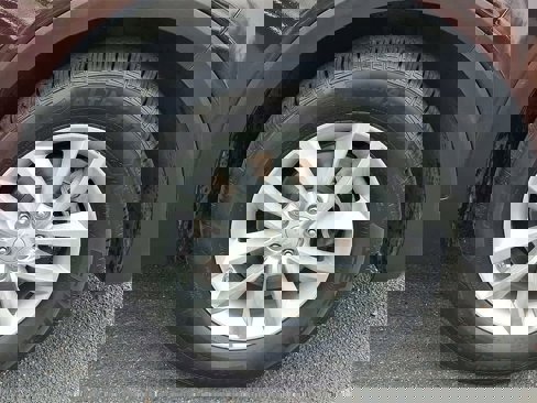 Used 2016 Kia Sorento LX w/ LX Convenience Package image 26