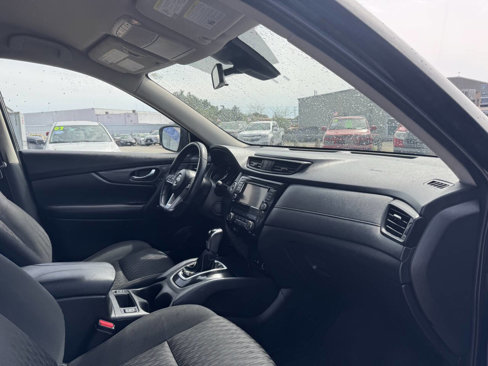 Used 2019 Nissan Rogue SV image 34