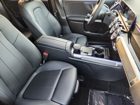 Used 2020 Mercedes-Benz GLB 250 image 14