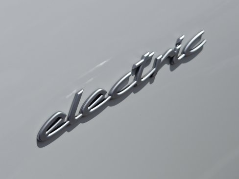 Certified 2024 Porsche Macan 4 Electric image 13