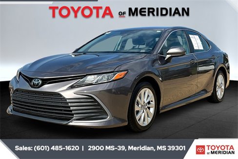Used 2024 Toyota Camry LE image 10