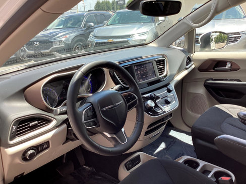 Used 2023 Chrysler Voyager LX image 16
