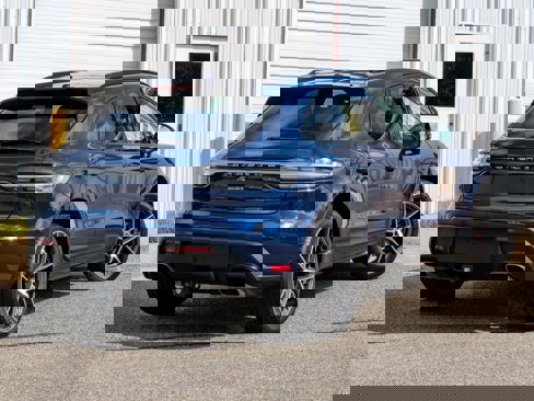 Certified 2024 Porsche Macan image 7