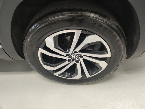 Used 2021 Volkswagen Atlas SEL Premium image 18