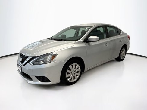 Used 2017 Nissan Sentra SV image 3