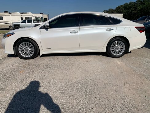 Used 2014 Toyota Avalon Limited image 2