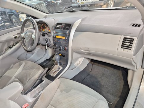 Used 2010 Toyota Corolla LE image 26