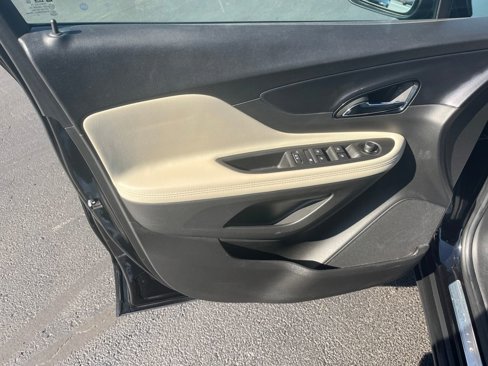 Used 2021 Buick Encore Preferred w/ Safety Package image 19