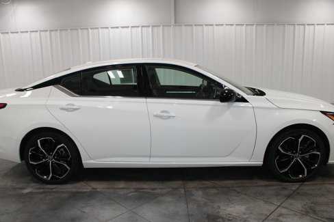 Used 2024 Nissan Altima 2.5 SR image 11