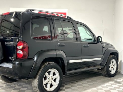 Used 2006 Jeep Liberty Limited image 9