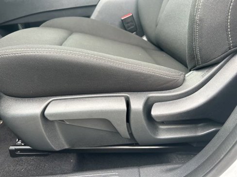 Used 2024 Nissan Rogue S image 16