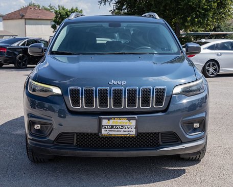Used 2019 Jeep Cherokee Latitude w/ Popular Appearance Group image 2