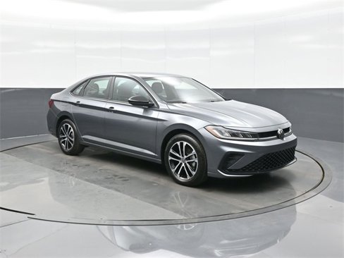 Certified 2025 Volkswagen Jetta Sport image 1