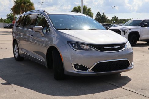 Used 2019 Chrysler Pacifica Touring-L image 23