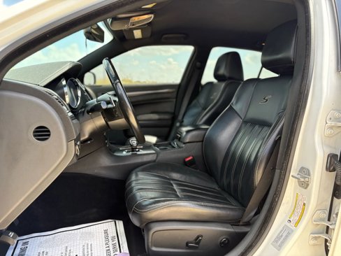 Used 2014 Chrysler 300 S image 9