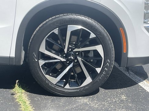 Used 2022 Mitsubishi Outlander ES image 10