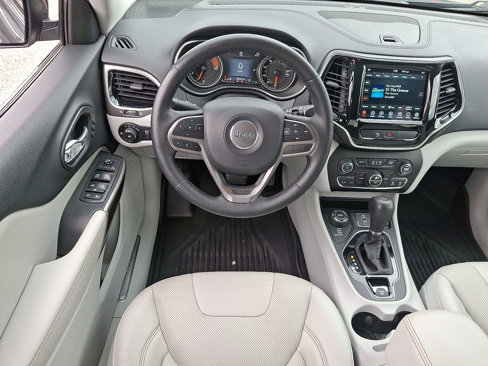 Used 2019 Jeep Cherokee Limited image 13