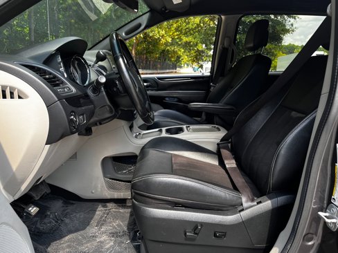Used 2019 Dodge Grand Caravan SXT image 26