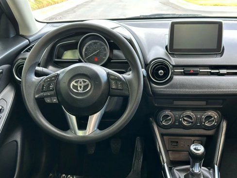 Used 2017 Toyota Yaris iA image 30