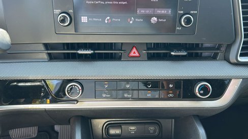 Used 2023 Kia Sportage LX image 16