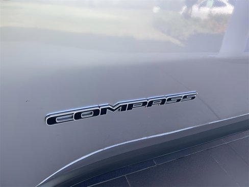 Certified 2024 Jeep Compass Latitude image 11