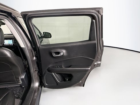 Used 2018 Jeep Compass Latitude w/ Popular Equipment Group image 29